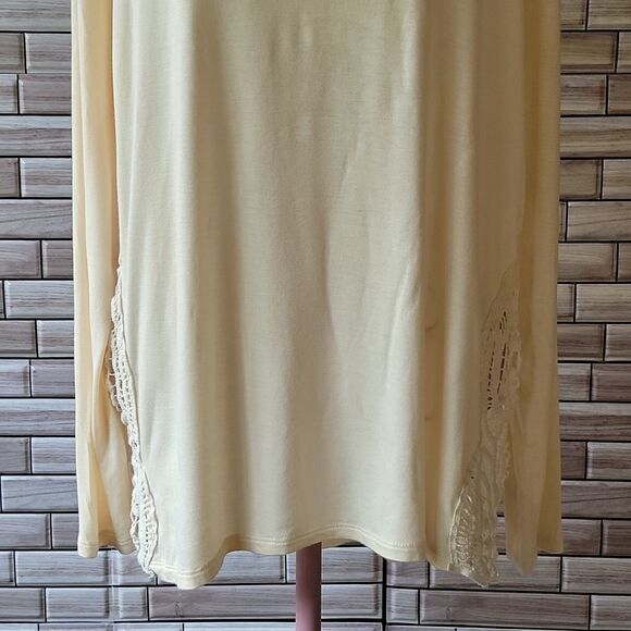 Hem & Thread rayon blouse Size L - Picture 3 of 7